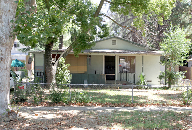 178-180 S Santa Ana Ave in Modesto, CA - Building Photo - Building Photo