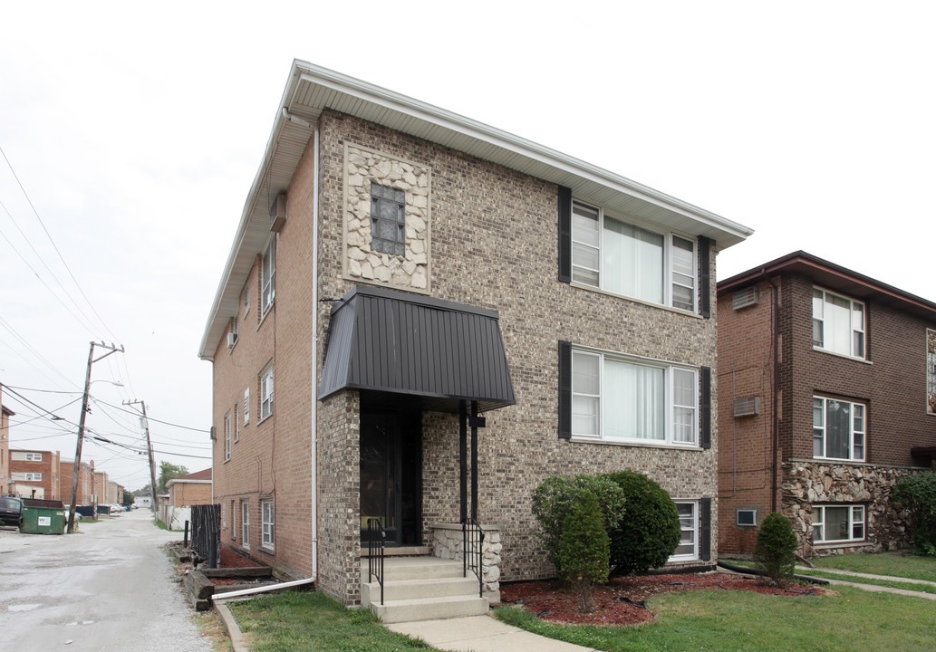 McClellan Apartments in Chicago, IL - Building Photo