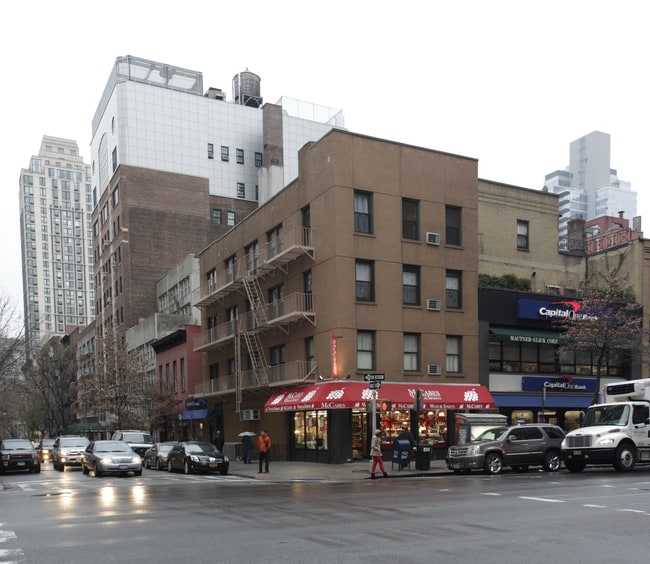 200 E 77th St in New York, NY - Building Photo - Building Photo