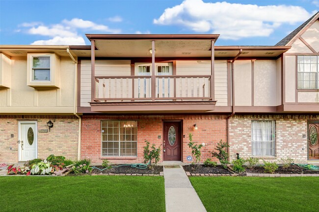 property at 14662 Perthshire Rd