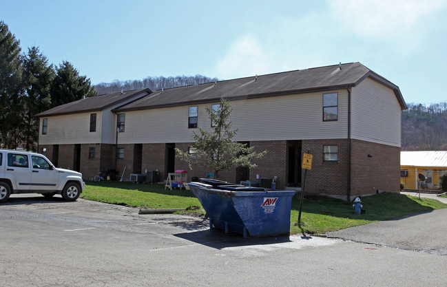 Victorville Apartments in Hamlin, WV - Building Photo - Building Photo