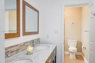 6634 SW 76th Ter in South Miami, FL - Foto de edificio - Building Photo