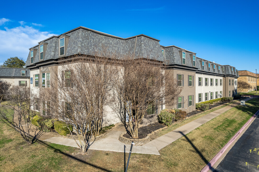 Emerson on Harvest Hill in Dallas, TX - Building Photo