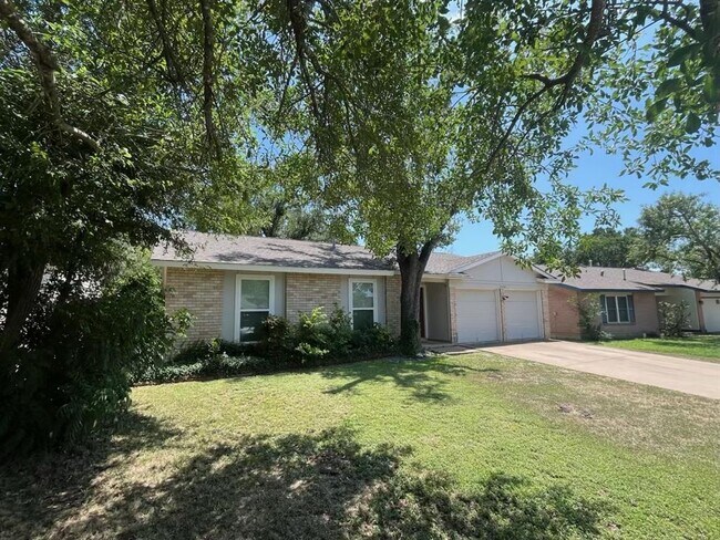 3930 Leafield Dr in Austin, TX - Building Photo - Building Photo