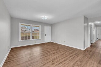 2548 Memorial Dr in Clarksville, TN - Building Photo - Building Photo