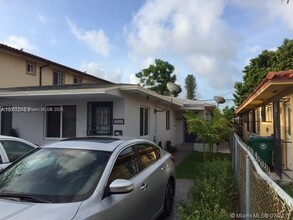 3344 SW 24th St in Miami, FL - Building Photo - Building Photo