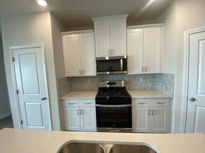 2568 Congaree Pk in Snellville, GA - Building Photo - Building Photo