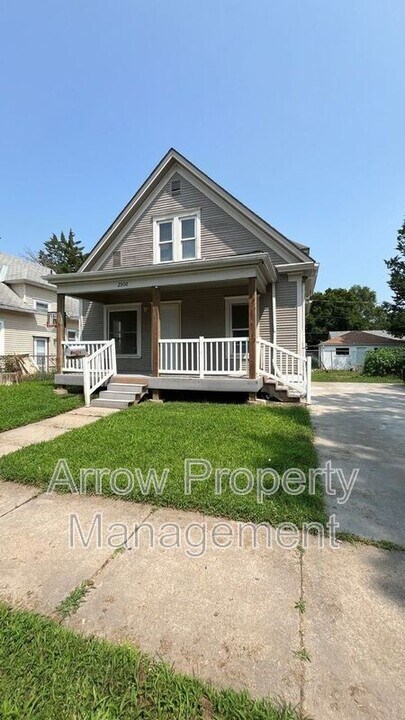 2508 Dudley St in Lincoln, NE - Building Photo