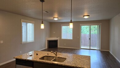 11223 NE 14th Ct in Vancouver, WA - Foto de edificio - Building Photo