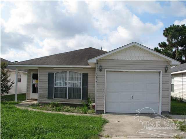 1017 Antigua Cir in Pensacola, FL - Building Photo