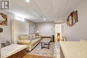 23 Dalcourt Dr in Toronto, ON - Building Photo - Building Photo