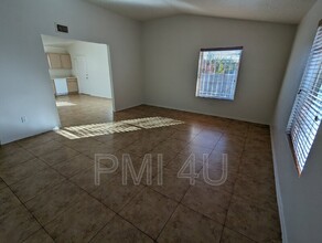 2512 Summer Sage Dr SW in Albuquerque, NM - Building Photo - Building Photo