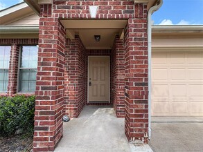 2715 Mustang Hill Ln in Katy, TX - Foto de edificio - Building Photo