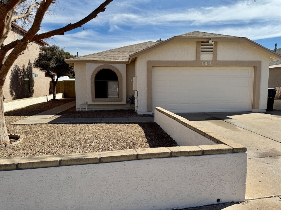 11815 N 76th Dr in Peoria, AZ - Building Photo