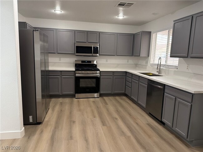 7383 W Diablo Dr in Las Vegas, NV - Building Photo - Building Photo