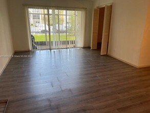 3020 NE 16th Ave, Unit 103 in Oakland Park, FL - Building Photo - Building Photo