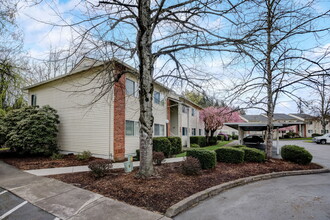 Redwood Terrace in Canby, OR - Foto de edificio - Building Photo