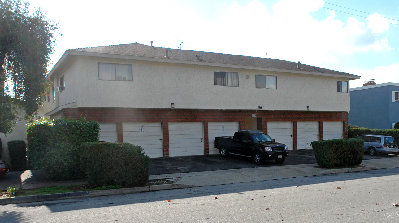 326 E Orlando Way in Covina, CA - Building Photo