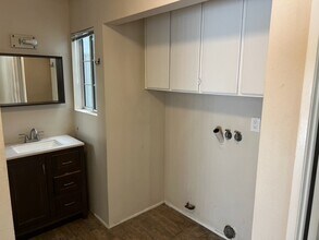 306 N Tenth Ave in Upland, CA - Foto de edificio - Building Photo