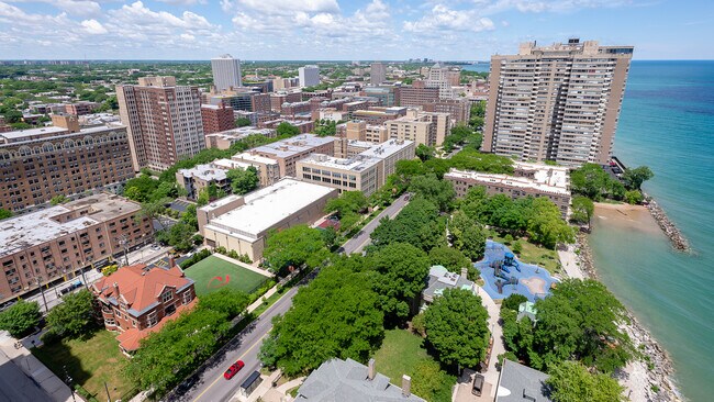 6171 N Sheridan Rd-Unit -2509 in Chicago, IL - Building Photo - Building Photo