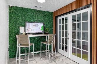 Grand Off Western in Oklahoma City, OK - Building Photo - Interior Photo