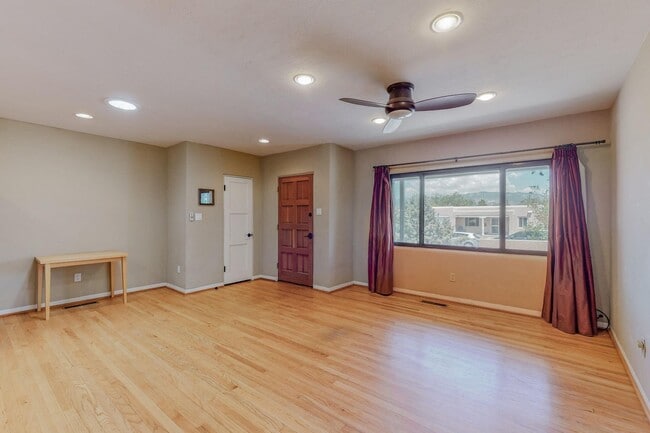 1321 Lobo Pl NE in Albuquerque, NM - Building Photo - Building Photo
