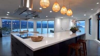 44-652-652 Kane‘ohe Bay Dr in Kaneohe, HI - Building Photo - Building Photo