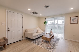 1611 Florence Ave, Unit A in Englewood, FL - Building Photo - Building Photo