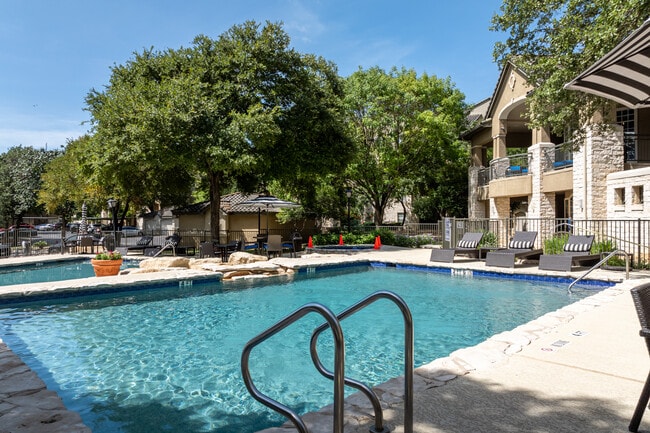 Gables at the Terrace in Austin, TX - Foto de edificio - Building Photo
