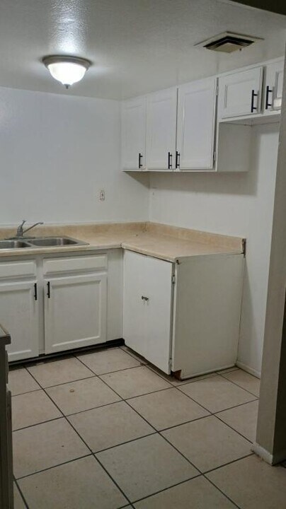 2648 N 43rd Ave in Phoenix, AZ - Building Photo