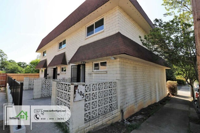 1105 Olive Ave-Unit -Unit 1 in Redding, CA - Building Photo - Building Photo