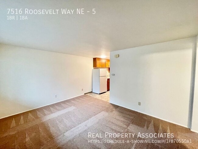 7516 Roosevelt Way NE in Seattle, WA - Building Photo - Building Photo