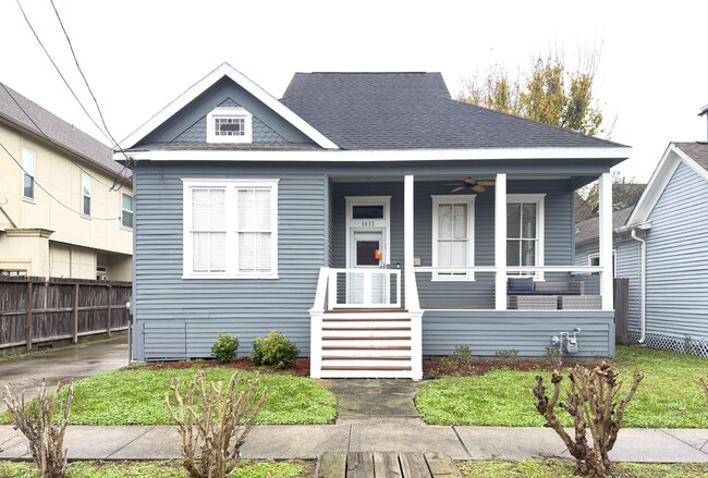 property at 1613 Summer St