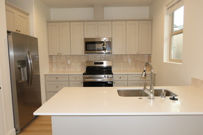 507 Carol Ave, Unit A in Benton City, WA - Building Photo - Building Photo