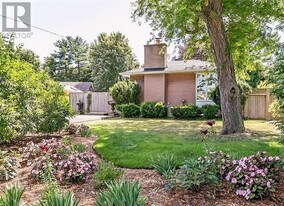 186 Tweedsdale Crescent in Oakville, ON - Building Photo