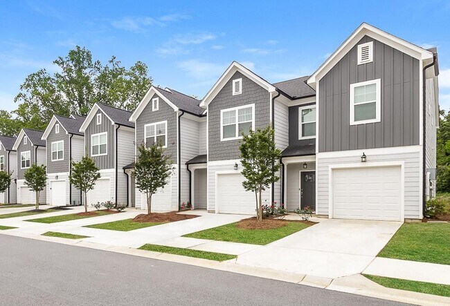 110 Crestview Wy in Dallas, GA - Building Photo - Building Photo