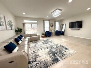 21 Wisteria Ct in Monroe Township, NJ - Building Photo - Building Photo