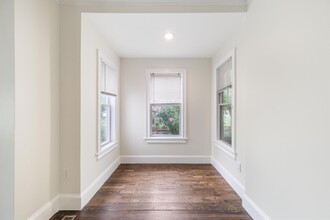 72 Old Glenham Rd in Fishkill, NY - Building Photo - Building Photo