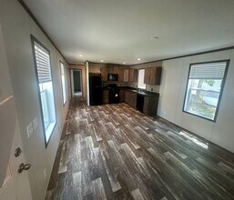 7519 Dorr St in Toledo, OH - Building Photo - Building Photo