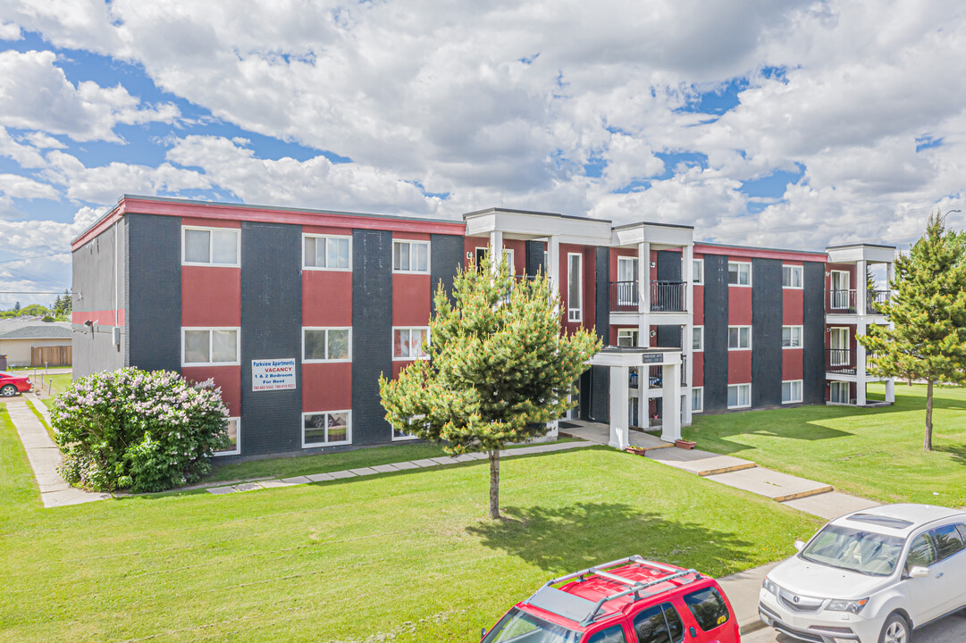 Parkview Apartments in Edmonton, AB - Building Photo