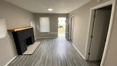 7405 Montgall Ave in Kansas City, MO - Foto de edificio - Building Photo