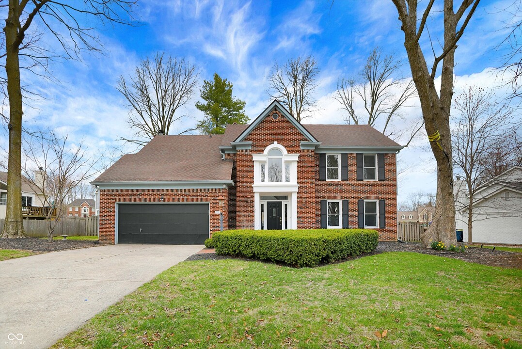 738 Howe Dr in Carmel, IN - Building Photo
