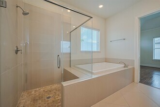 1035 E 28th St in Houston, TX - Foto de edificio - Building Photo