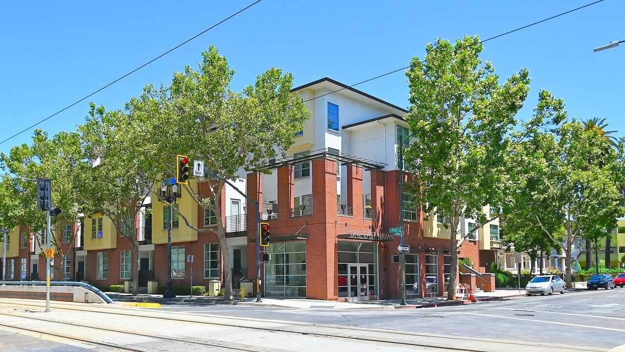 1 E Julian St in San Jose, CA - Building Photo