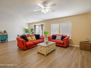 2527 Eisner Dr in Jacksonville, FL - Building Photo - Building Photo