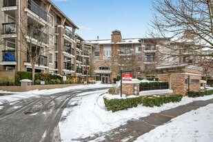 8915 202 St in Langley, BC - Building Photo