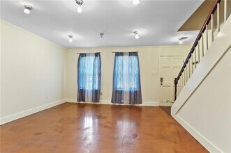 2663 Toulon Dr in Baton Rouge, LA - Foto de edificio - Building Photo