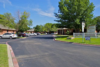 Thomas Square Apartments in Burleson, TX - Building Photo - Building Photo