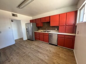 9019 Los Arboles Ave NE in Albuquerque, NM - Building Photo - Building Photo