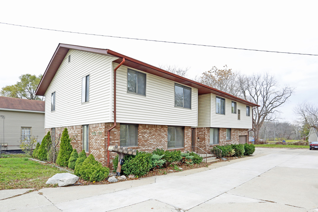 Crestview in Clinton Township, MI - Foto de edificio